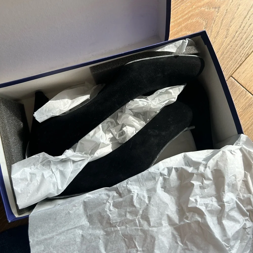 NIB RARE Stuart Weitzman Black Suede ChicPump Kitten Heels Size 9